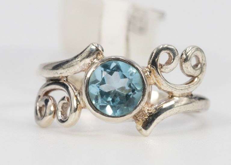 Sterling Silver Natural Blue Topaz Gemstone Ring Size 6