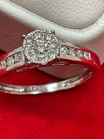LADIES 14K WHITE GOLD AND DIAMOND RING