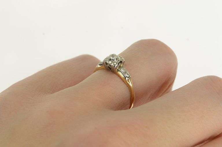 14K Yellow Gold 1940's 0.75 Ctw Old Mine Diamond Engagement Ring