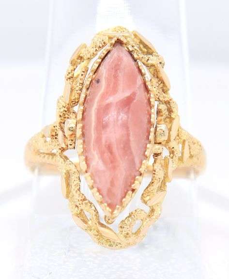 Wonderful 18kt Yellow Gold Pearl or Coral Flip Filgree Ring