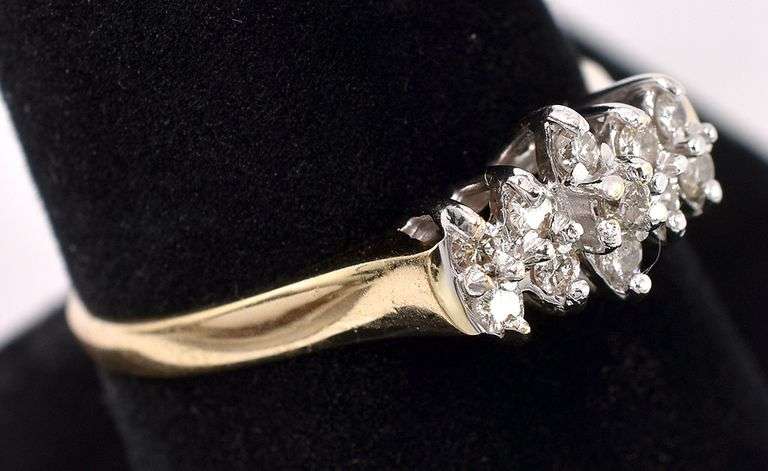 Glorious Diamond Ring in 14K Yellow Gold