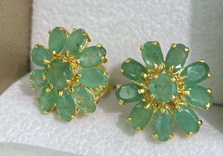 14KT SOLID YELLOW GOLD EMERALD FLOWER EARRINGS