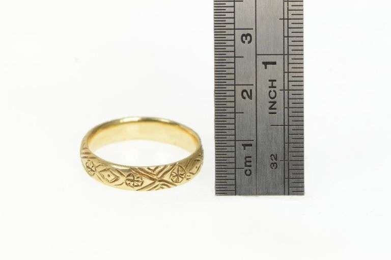 14K Yellow Gold Geometric Floral Pattern 4.9mm Wedding Band Ring