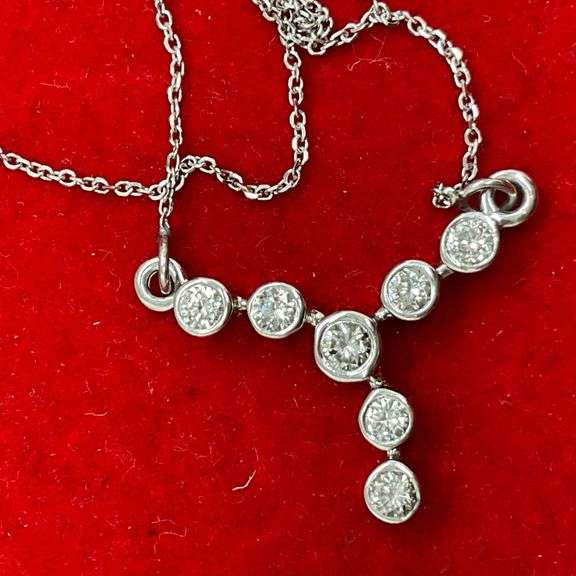 CERTIFIED BRAND NEW 14K WHITE GOLD AND DIAMOND PENDANT