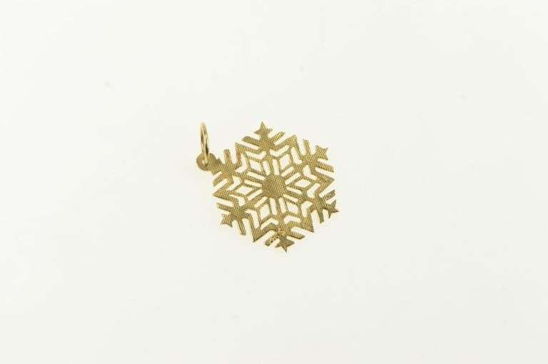 14K Yellow Gold Snow Flake Winter Motif Holiday Season Charm/Pendant