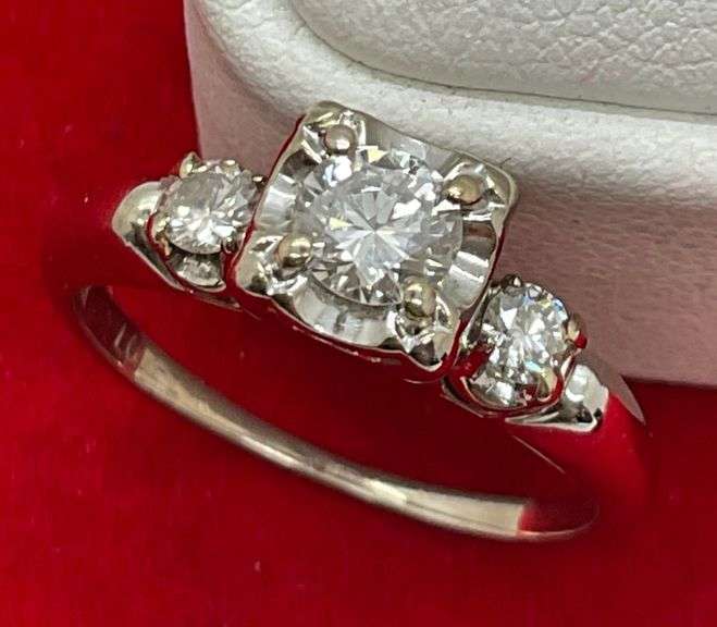 CERTIFIED VINTAGE LADIES 14K WHITE GOLD AND DIAMOND RING