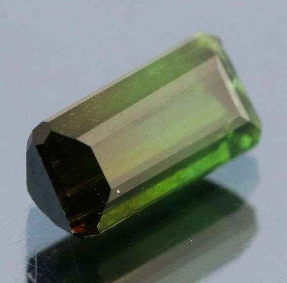 Dazzling 2.59ct bi-color Tourmaline