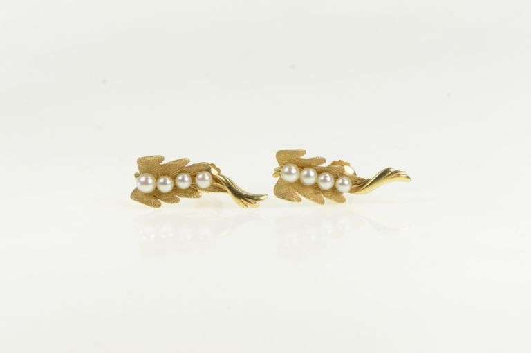 14K Yellow Gold 1960's Vintage Pearl Pea Pod Leaf Screw Back Earrings