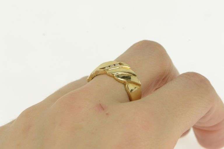 14K Yellow Gold Diamond Inset Wavy Design Men's Wedding Ring