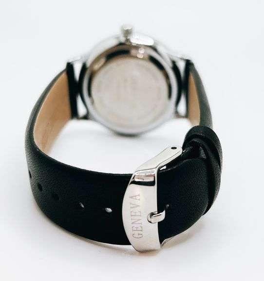 Classic Looking Everyday Men's Geneva Watch w/ Genuine Leather Band