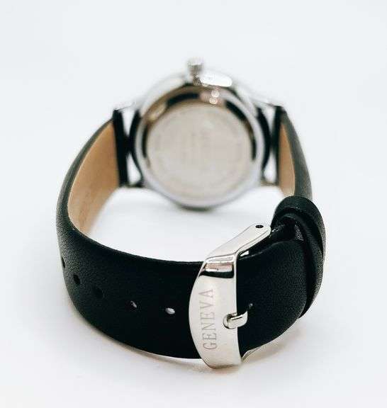 Classic Looking Everyday Men's Geneva Watch w/ Genuine Leather Band