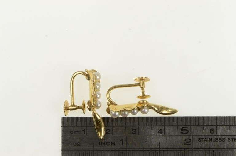 14K Yellow Gold 1960's Vintage Pearl Pea Pod Leaf Screw Back Earrings