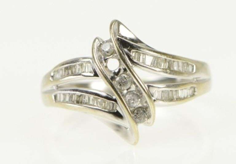 10K Yellow Gold Classic Diamond Wavy Freefrom Statement Ring