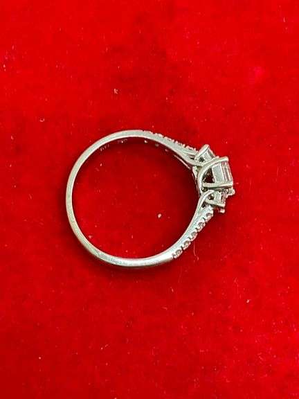 CERTIFIED 14K WHITE GOLD AND DIAMOND RING