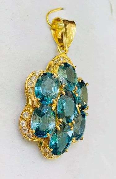 STUNNING 14KT SOLID YELLOW GOLD, 13.0+ CARAT BLUE ZIRCON & DIAMOND PENDANT