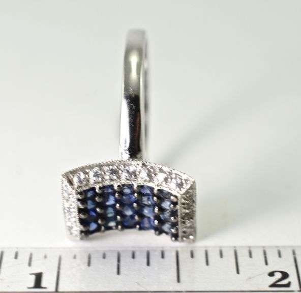 Pretty Gradiating Shades of Sapphires in a Fascinating 14K Ring
