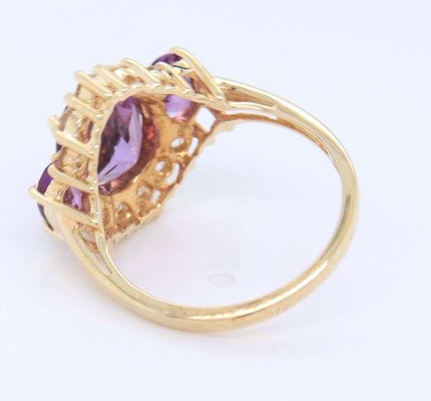 Elegant Yellow Gold Amethyst and Sapphire Cocktail Ring