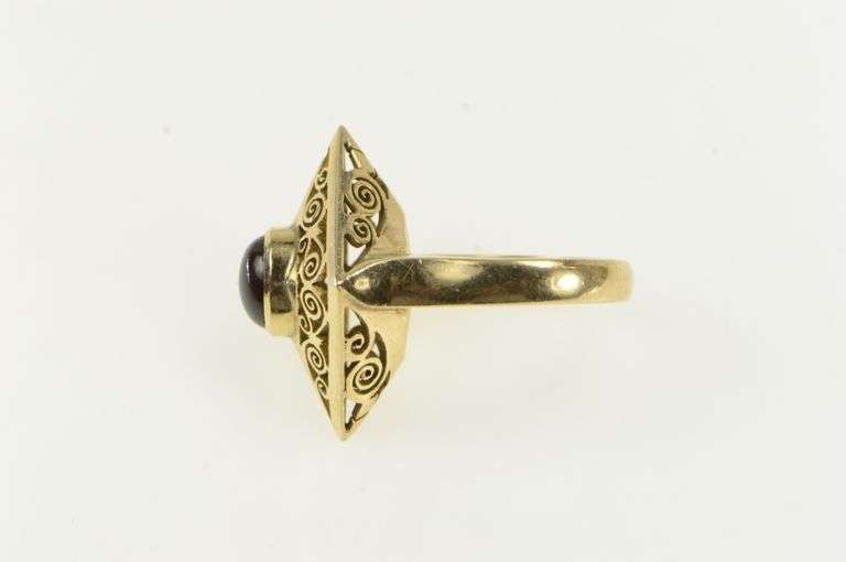 18K Yellow Gold Squared Black Star Sapphire Filigree Cocktail Ring