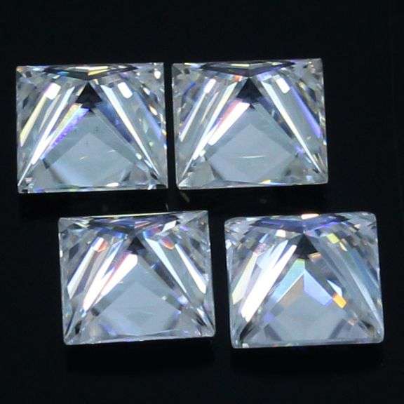 GROUP LOT OF 4X MATCHING PRINCESS CUT NATURAL DIAMONDS- D/E COLOR! VVS1!