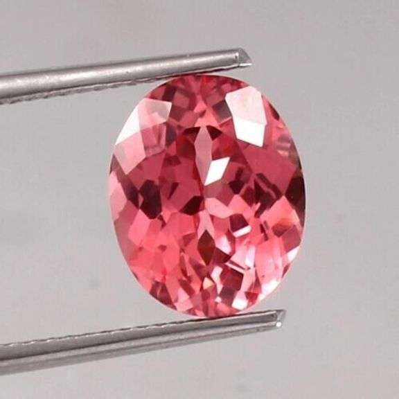 Beautiful 3.60 Carat Natural Padparadscha Sapphire Oval Cut Loose Gemstone