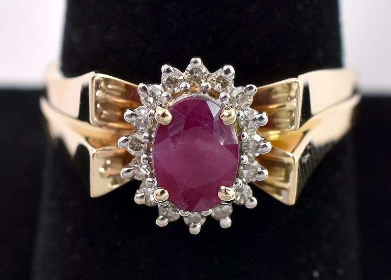 Brilliant Enhanced Ruby And Daimond Ring In 14K Yellow Gold