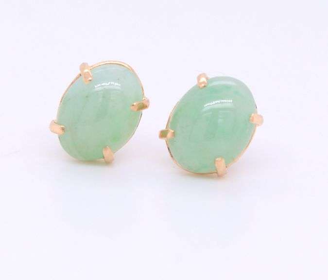 Fantastic Yellow Gold Oval Jade Stud Earrings