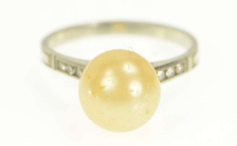 14K White Gold 1950's Pearl Diamond Accent Classic Vintage Ring