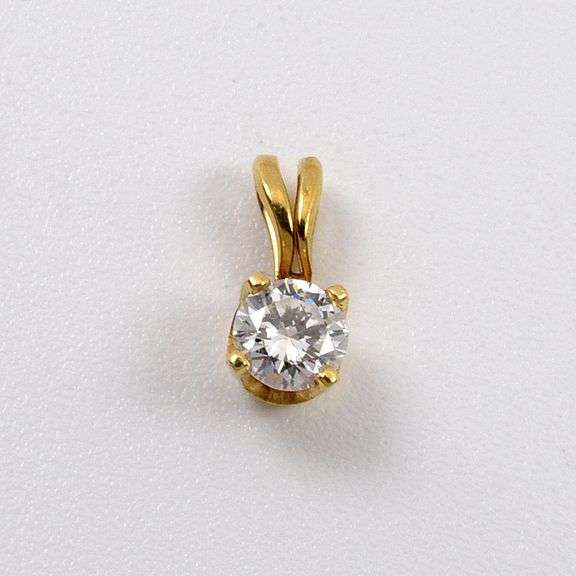 Sweet 1/5 Carat Diamond Pendant
