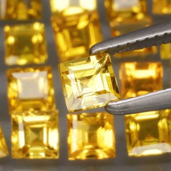 Fantastic 4.44ct square cut yellow Sapphire set
