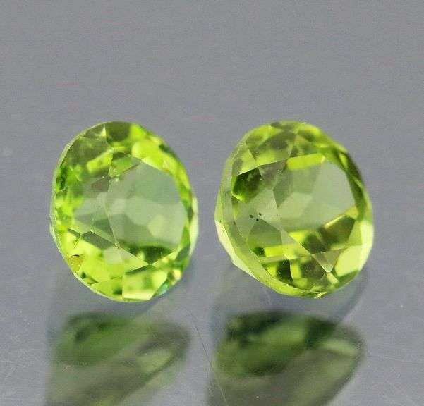 Gorgeous 1.15ct heavy flashing Peridot pair