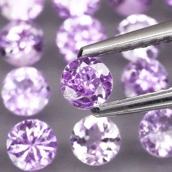 Glittering 3.50ct bright blue violet Tanzanite set