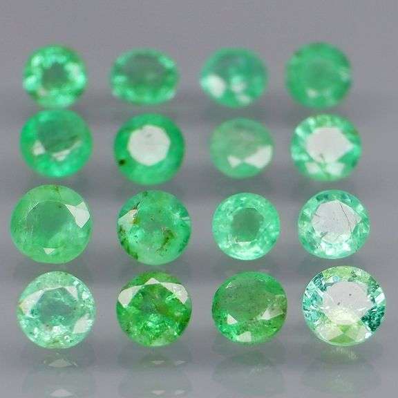 Vivid! Top green 2.72ct Colombian Emerald set