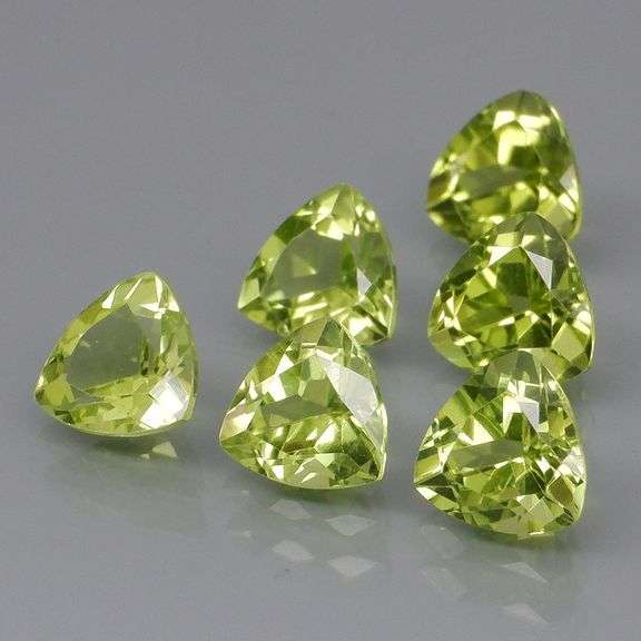 Fantastic 5.24ct 6x6mm trillion cut Peridot set