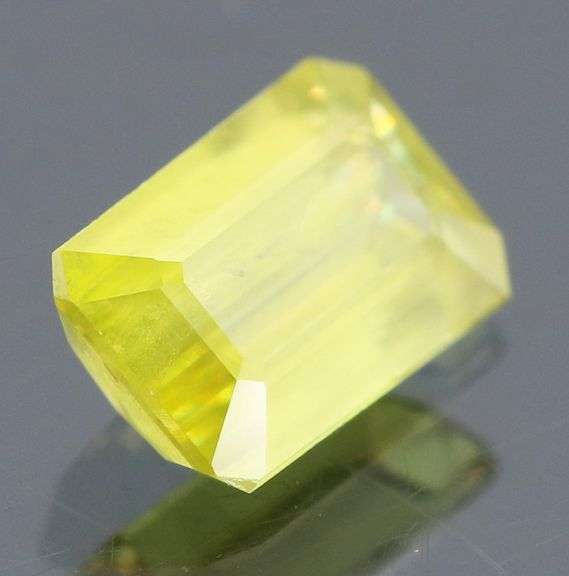 Lovely 1.37ct rainbow spark untreated Sphene