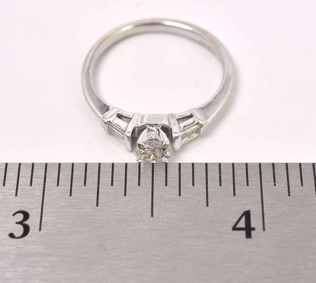 Admirable Diamond Ring in 14K White Gold