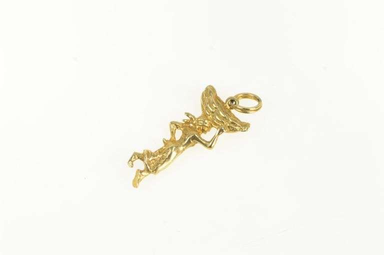 14K Yellow Gold Banana Bunch Carrying Lady Woman Vintage Charm/Pendant