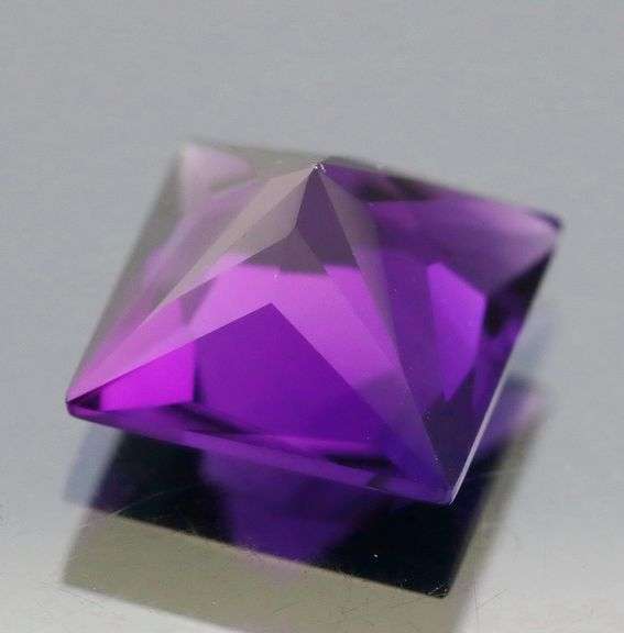 Amazing color 4.11ct top violet untreated Amethyst