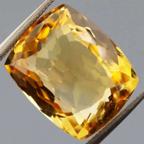 Striking 9.50ct golden yellow Citrine