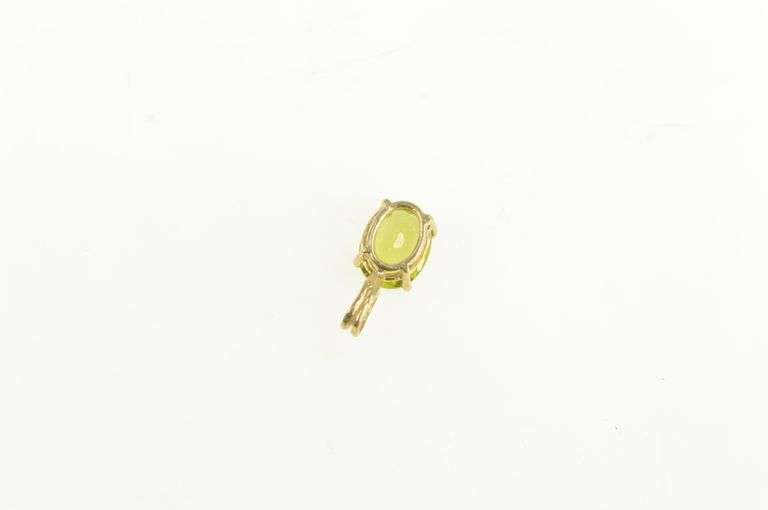 14K Yellow Gold Oval Peridot Solitaire Vintage Classic Pendant