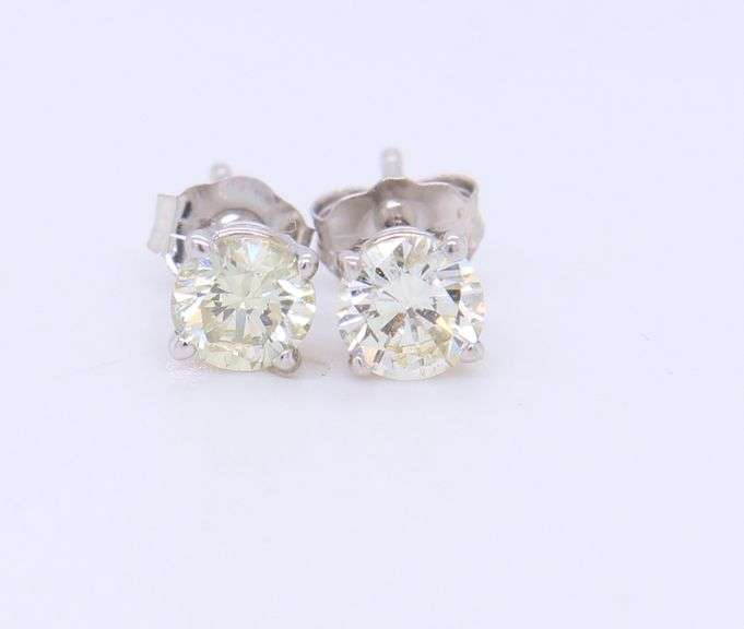 Beautiful 14kt WG Round Diamond Earrings