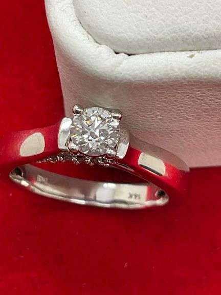 CERTIFIED 14K WHITE GOLD AND DIAMOND ENGAGEMENT RING