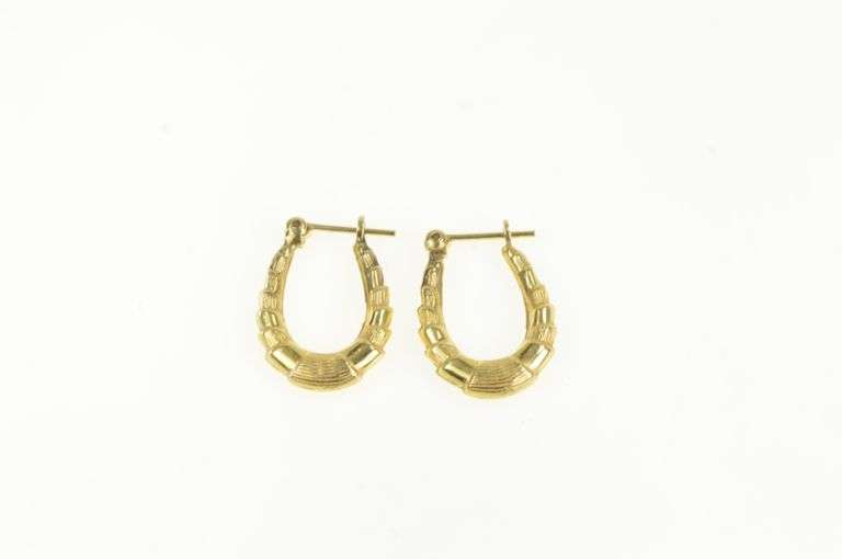 14K Yellow Gold Retro Oval Grooved Design Puffy Hoop Earrings