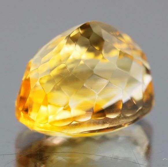 Gorgeous 8.28ct bi-color unheated Citrine