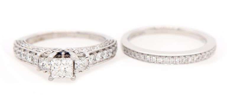 Vera Wang 1.50ctw Princess and Round Diamond Three Stone Straight Bridal Set in 14K