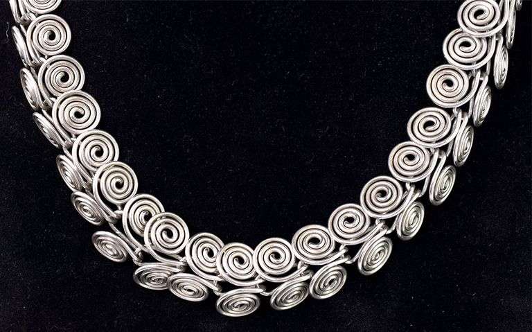 Swirl Necklace in Sterling Silver