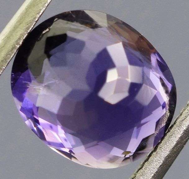 Premium! 1.31ct natural blue violet VS Iolite