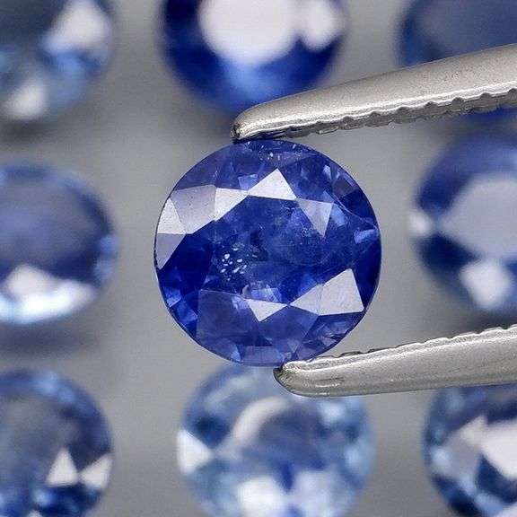 Heated only! 4.23ct top blue sapphire set