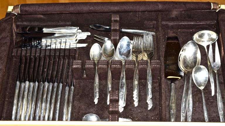 Beautiful 89-Piece Set of Gorham's Sea Rose Sterling Flatware