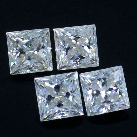 GROUP LOT OF 4X MATCHING PRINCESS CUT NATURAL DIAMONDS- D/E COLOR! VVS1!