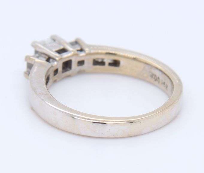 Fantastic White Gold 0.57ctw Princess Cut Diamond Engagement Ring